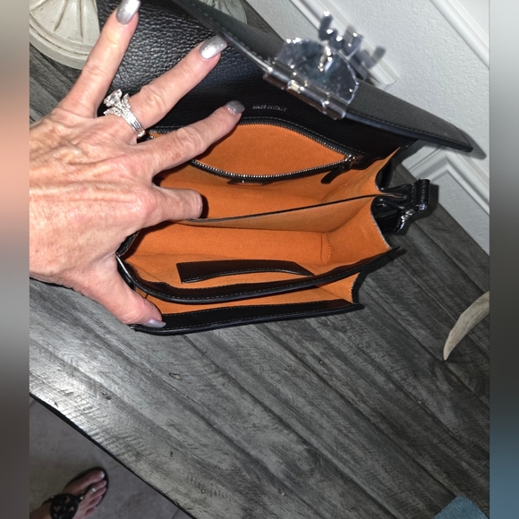 MCM Elegant Black Leather Crossbody Bag - Picture 8 of 10